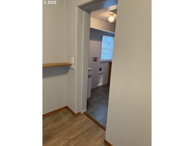 204 Sw WATER St, Sheridan, OR 97378