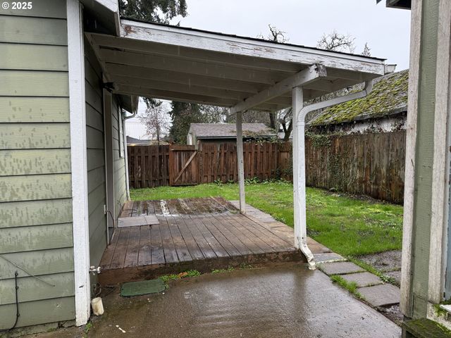 204 Sw WATER St, Sheridan, OR 97378