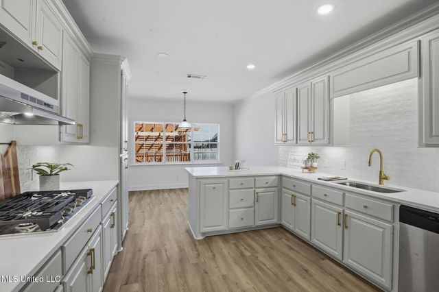 314 Fox Hollow, Canton, MS 39046