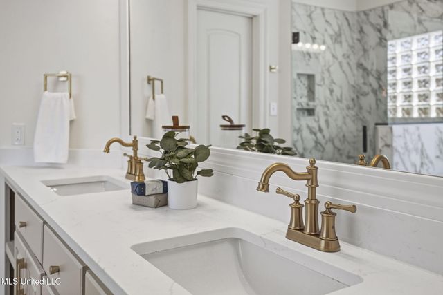 314 Fox Hollow, Canton, MS 39046