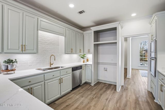 314 Fox Hollow, Canton, MS 39046