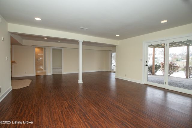 14504 Ash Grove Pl, Louisville, KY 40245