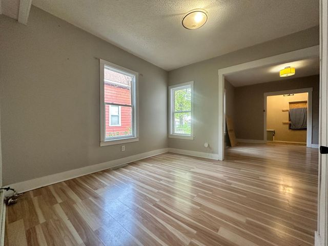 810 30th Avenue N, Minneapolis, MN 55411