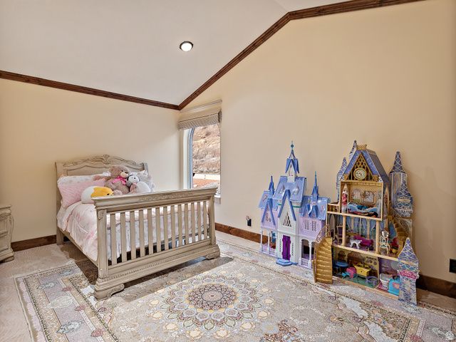 5758 S WASATCH BLVD, Holladay, UT 84121