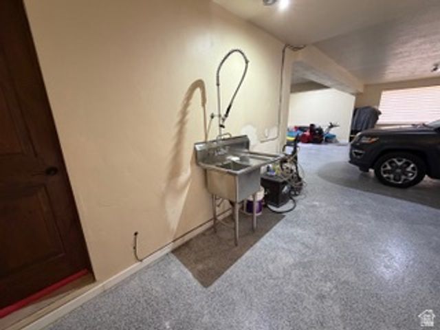 5758 S WASATCH BLVD, Holladay, UT 84121