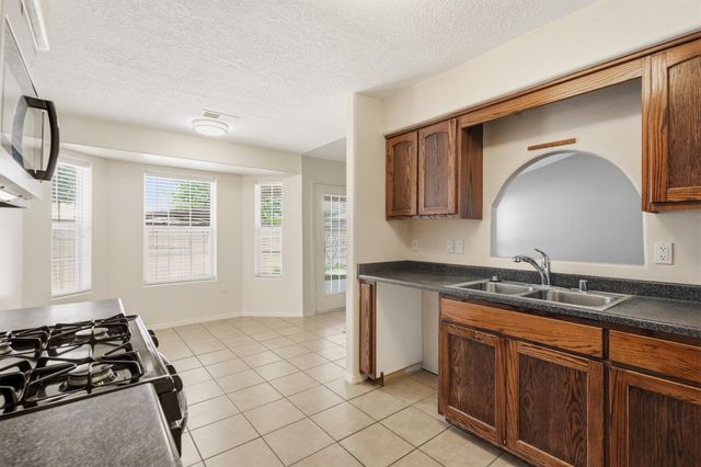 820 Theresa Drive, Belen, NM 87002