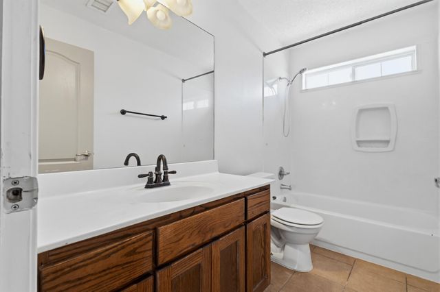 820 Theresa Drive, Belen, NM 87002