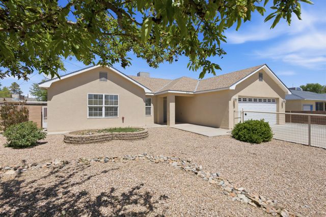 820 Theresa Drive, Belen, NM 87002