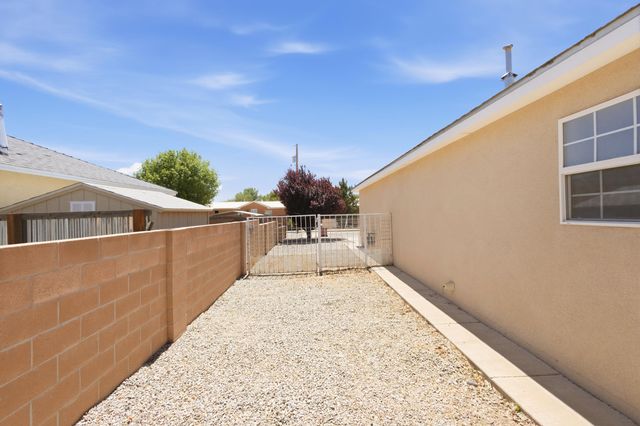 820 Theresa Drive, Belen, NM 87002