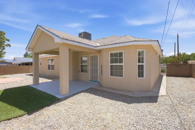 820 Theresa Drive, Belen, NM 87002