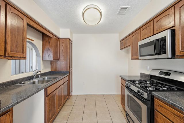 820 Theresa Drive, Belen, NM 87002