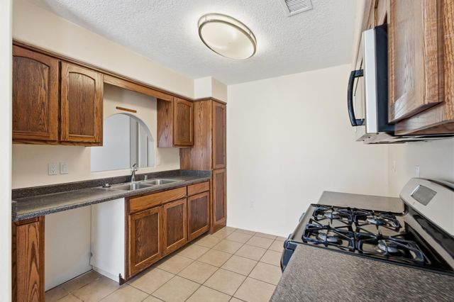 820 Theresa Drive, Belen, NM 87002