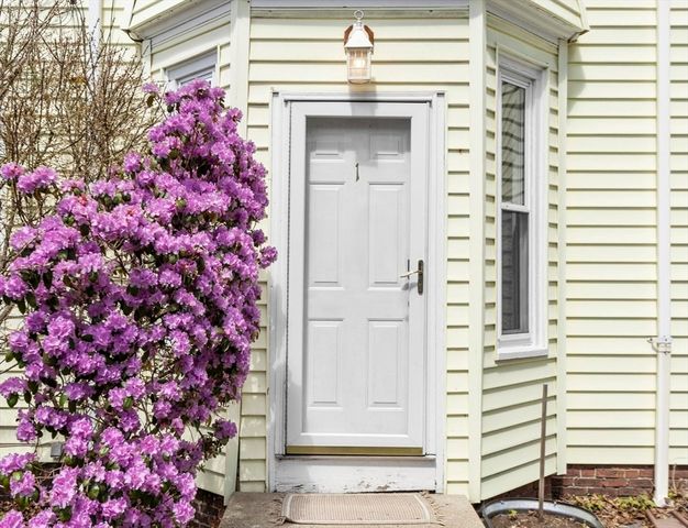 155 Maple St 1, Danvers, MA 01923