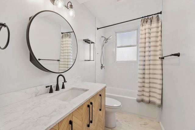 155 Maple St 1, Danvers, MA 01923