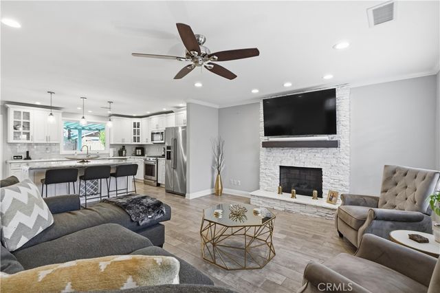 19833 Blythe, Winnetka, CA 91306