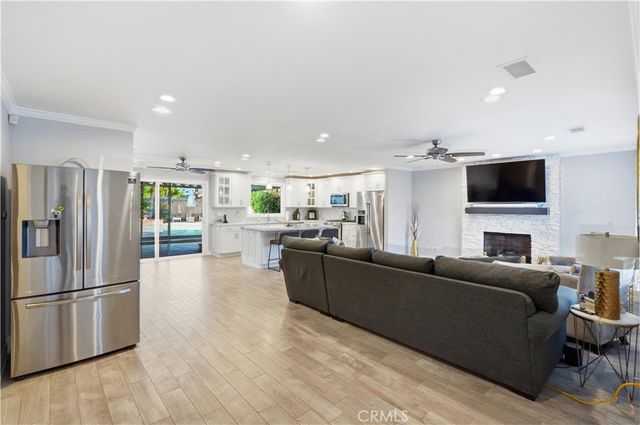 19833 Blythe, Winnetka, CA 91306