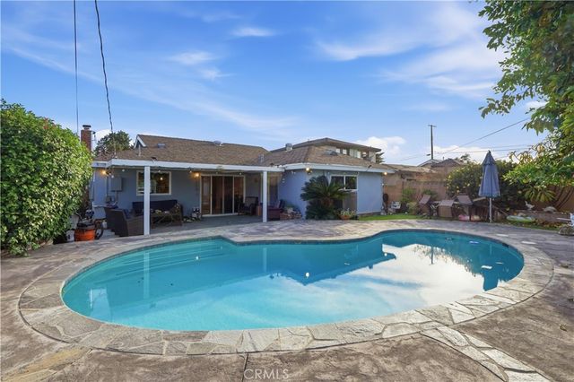 19833 Blythe, Winnetka, CA 91306