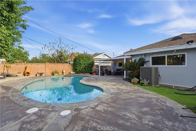 19833 Blythe, Winnetka, CA 91306