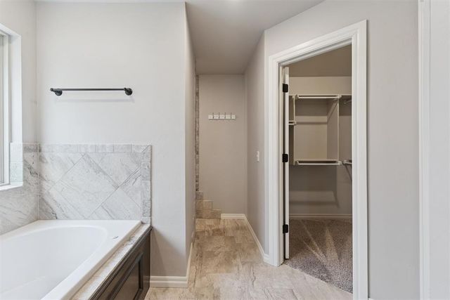 1025 NE 33rd Terrace, Moore, OK 73160