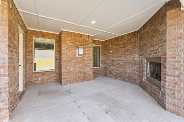 1025 NE 33rd Terrace, Moore, OK 73160