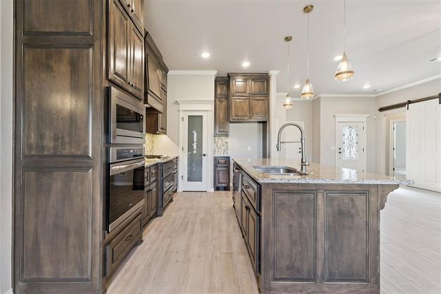 1025 NE 33rd Terrace, Moore, OK 73160