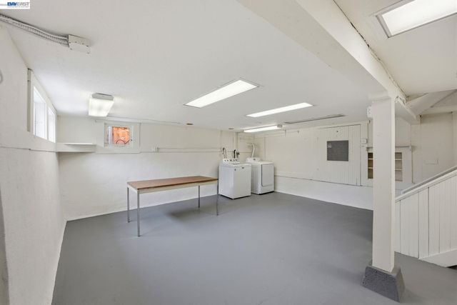 1420 Mound St, Alameda, CA 94501