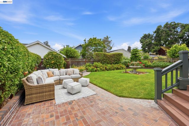 1420 Mound St, Alameda, CA 94501