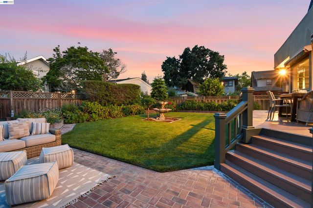 1420 Mound St, Alameda, CA 94501