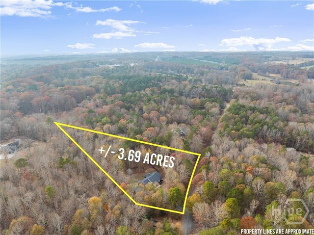 352 Lakeshore Drive, Jefferson, GA 30549