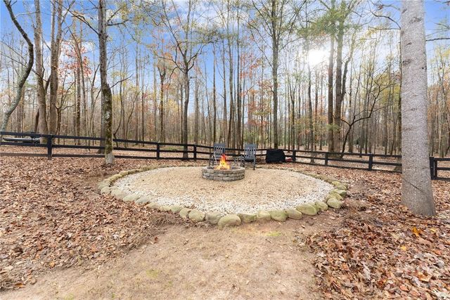 352 Lakeshore Drive, Jefferson, GA 30549