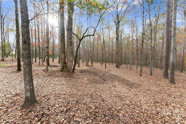 352 Lakeshore Drive, Jefferson, GA 30549