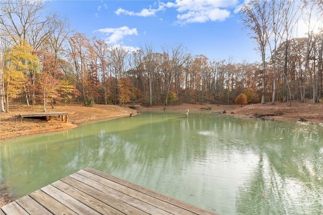 352 Lakeshore Drive, Jefferson, GA 30549