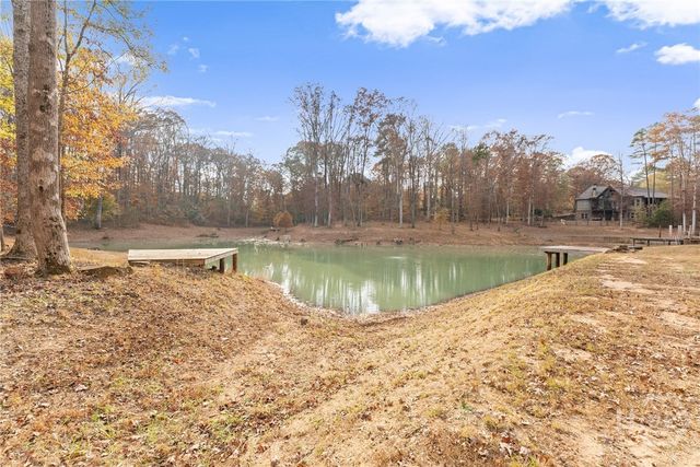 352 Lakeshore Drive, Jefferson, GA 30549