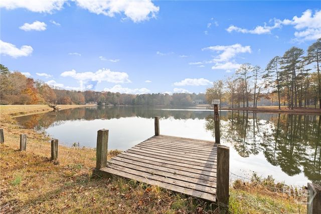 352 Lakeshore Drive, Jefferson, GA 30549