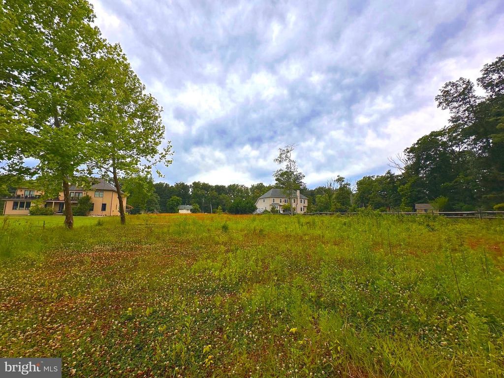 5955 COLCHESTER RD, Fairfax, VA 22030