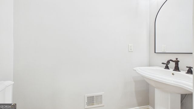 450 E End Road, Covington, GA 30014