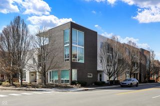 932 Broadway Street # 15, Indianapolis, IN 46202