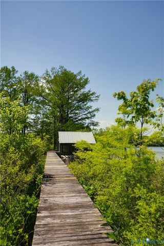 2221 S Landing Rd, Providence Forge, VA 23140