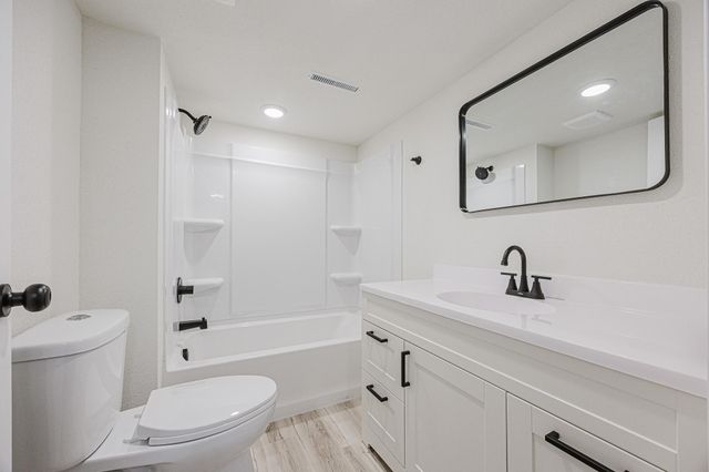 1830 4th Street N, Fargo, ND 58102