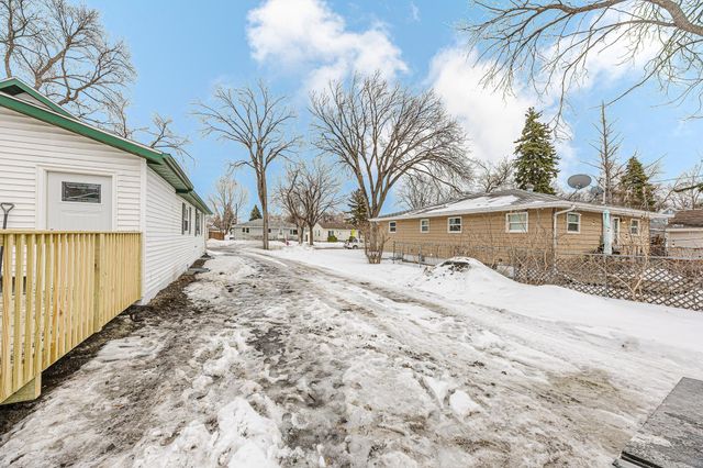 1830 4th Street N, Fargo, ND 58102