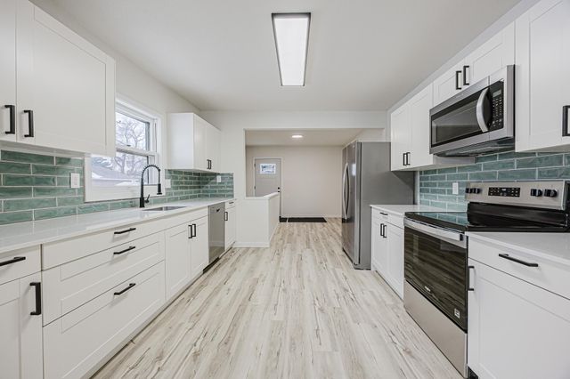 1830 4th Street N, Fargo, ND 58102