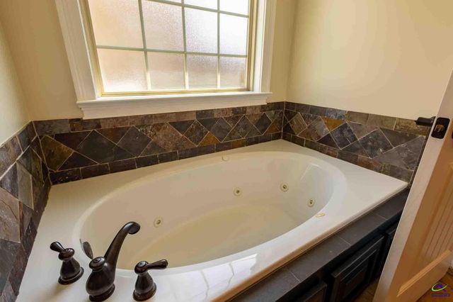 106 Fortune Way, Bonaire, GA 31005