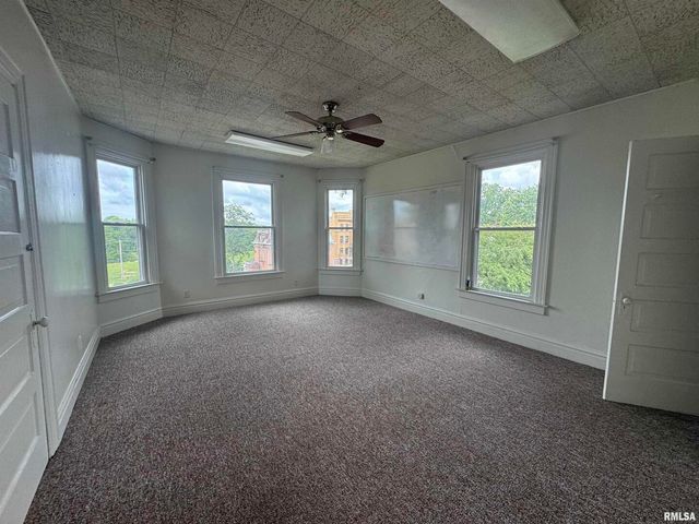 707 N Brady Street, Davenport, IA 52803