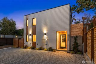 2212 Broadway E, Seattle, WA 98102