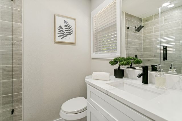 240 Collins Drive, Burleson, TX 76028