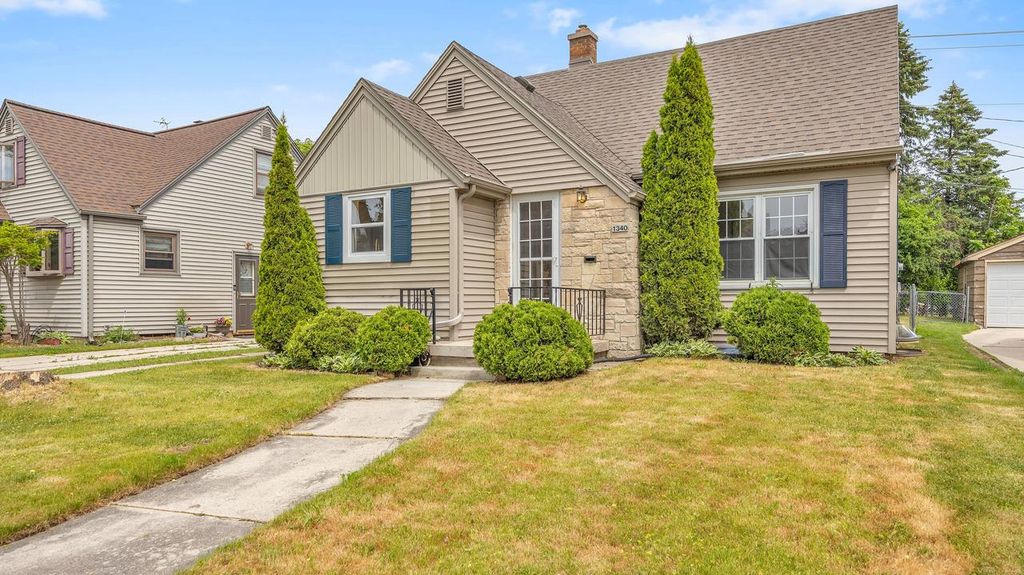 1340 North AVENUE, Sheboygan, WI 53083