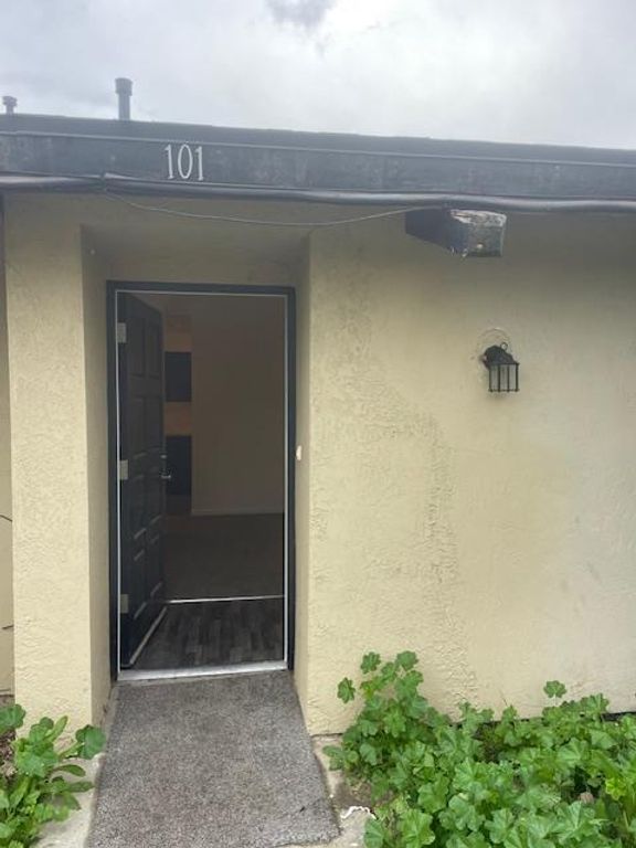 540 Argyle S # 101, Fresno, CA 93727