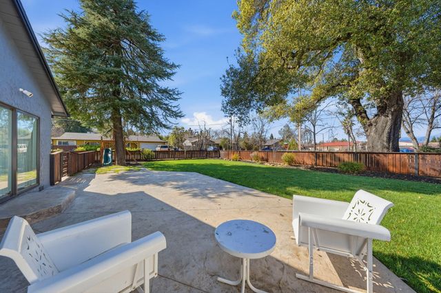 890 Parsons Drive, Redding, CA 96002