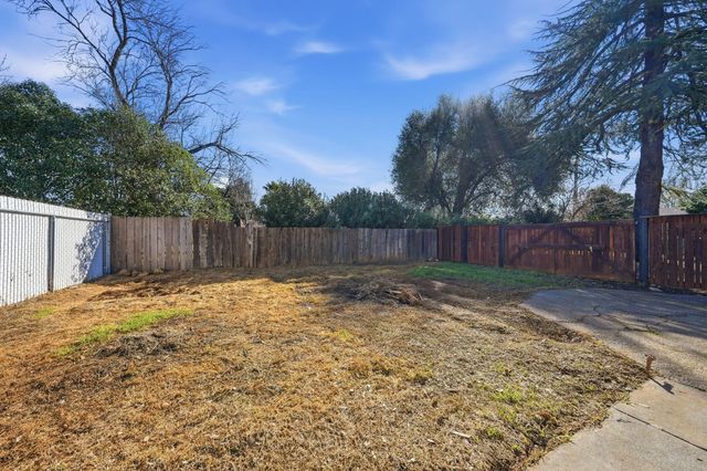 890 Parsons Drive, Redding, CA 96002