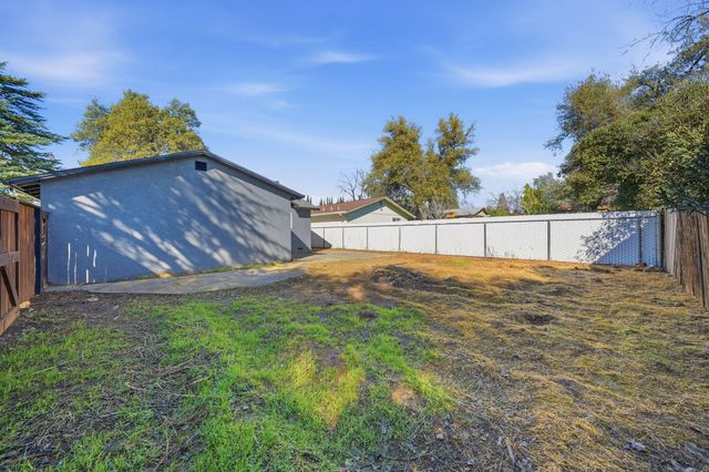 890 Parsons Drive, Redding, CA 96002